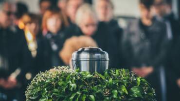 La cremazione: tutte le fasi di una pratica funeraria sempre più diffusa